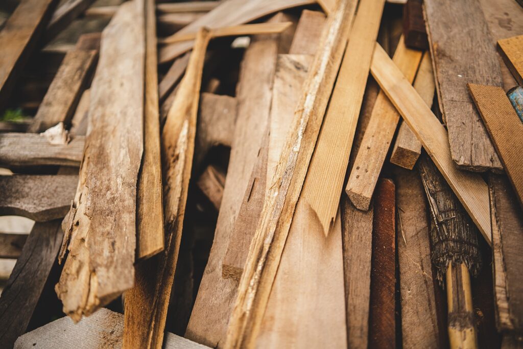Trozos de madera sin tratar